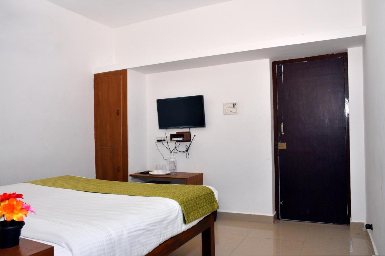 The Club House- Swimming Pool That'S Better Than The Beach Hotell Pondicherry Eksteriør bilde